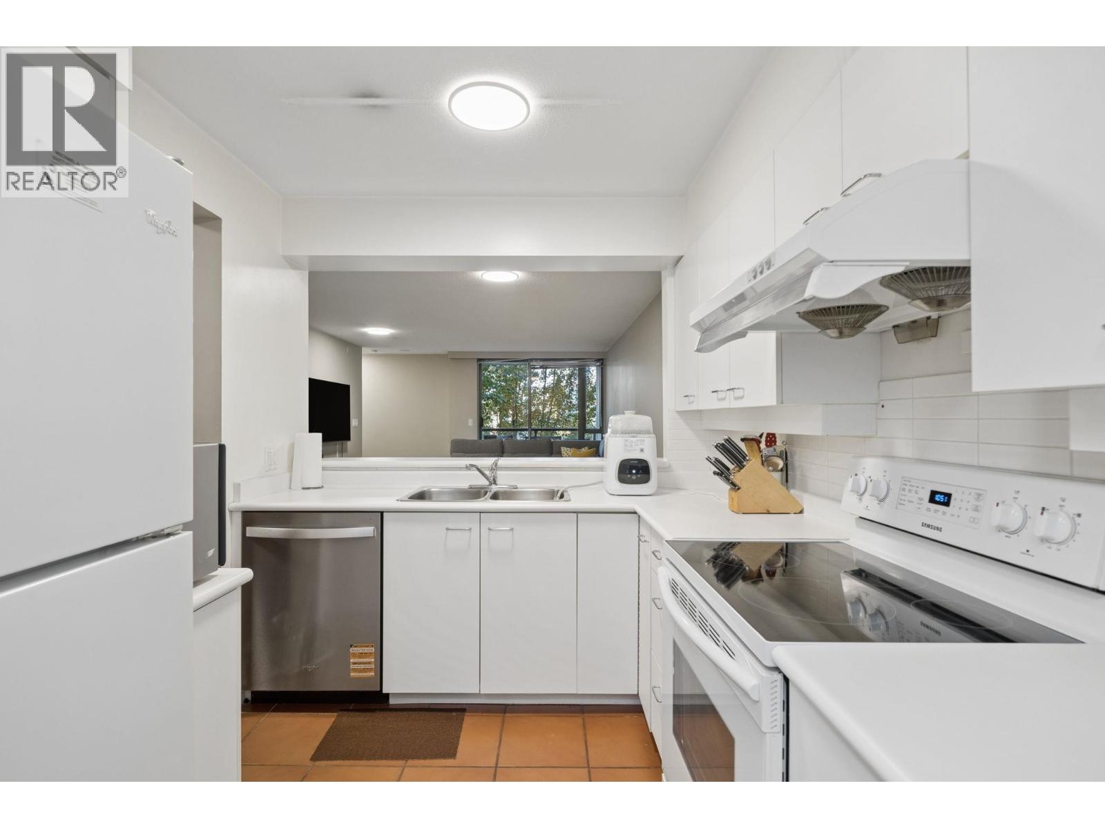 707 7380 Elmbridge Way Property Photo 12