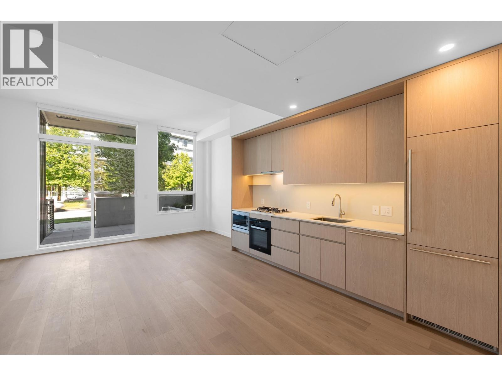 1XX 5212 CAMBIE STREET Property Photo 1