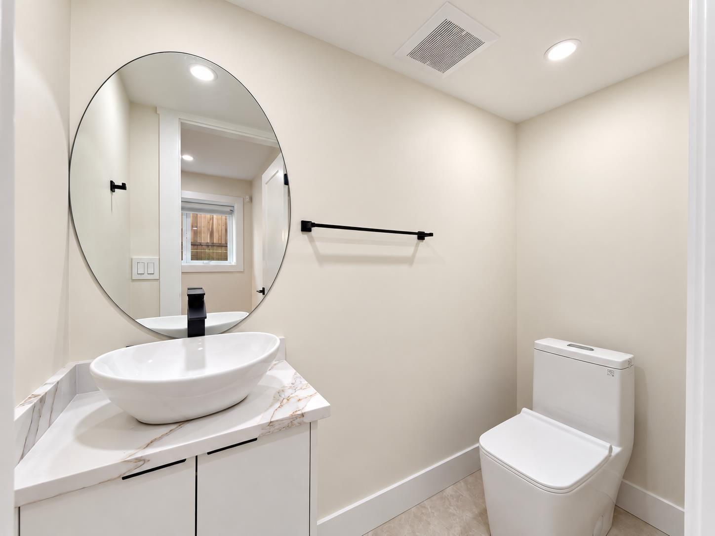102 11410 139 Street Property Photo 16