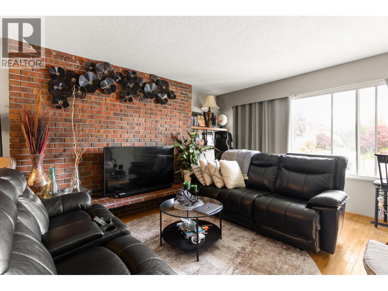 10151 Rosedene Crescent Property Photo 3