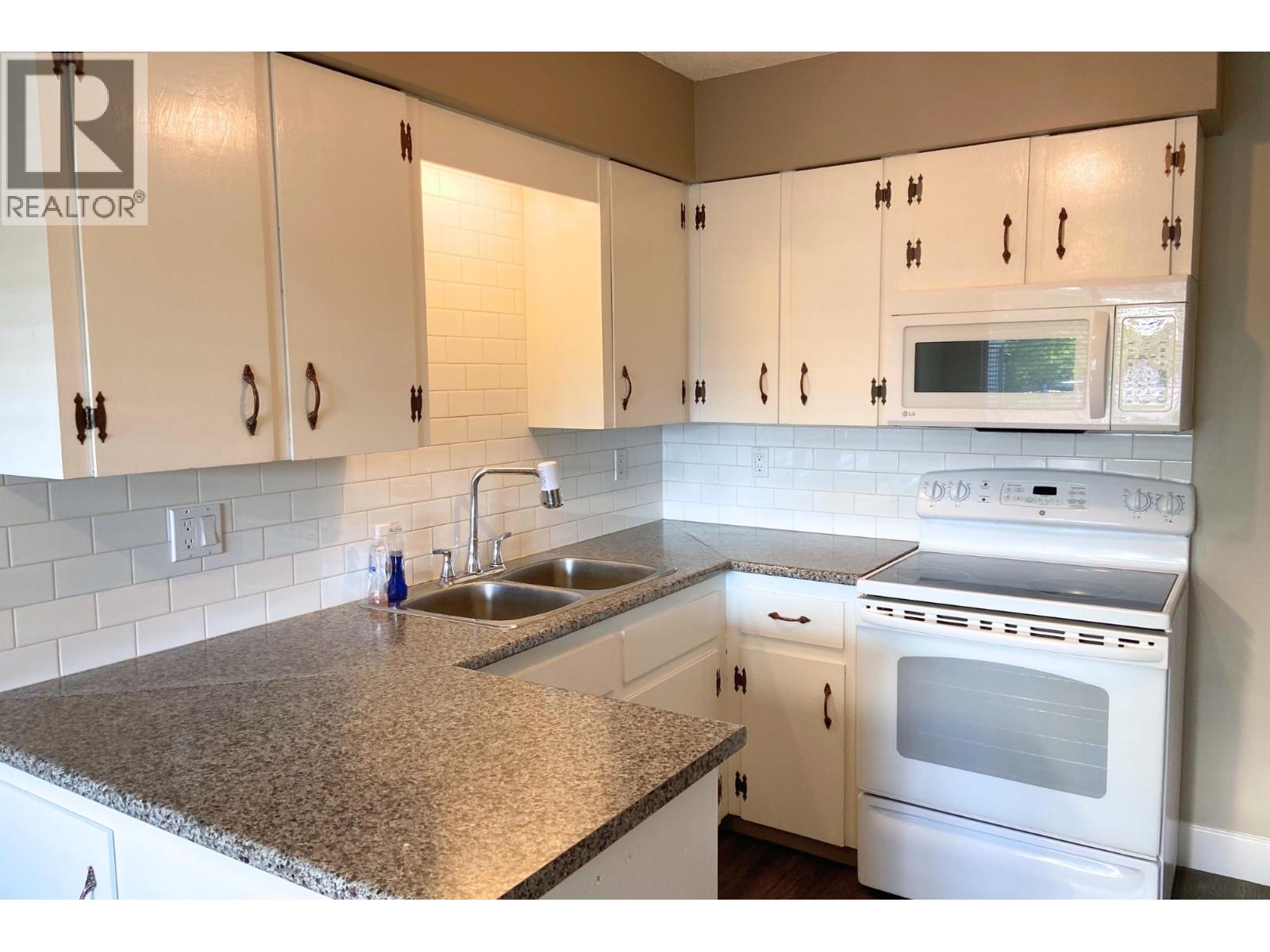 10151 Rosedene Crescent Property Photo 8