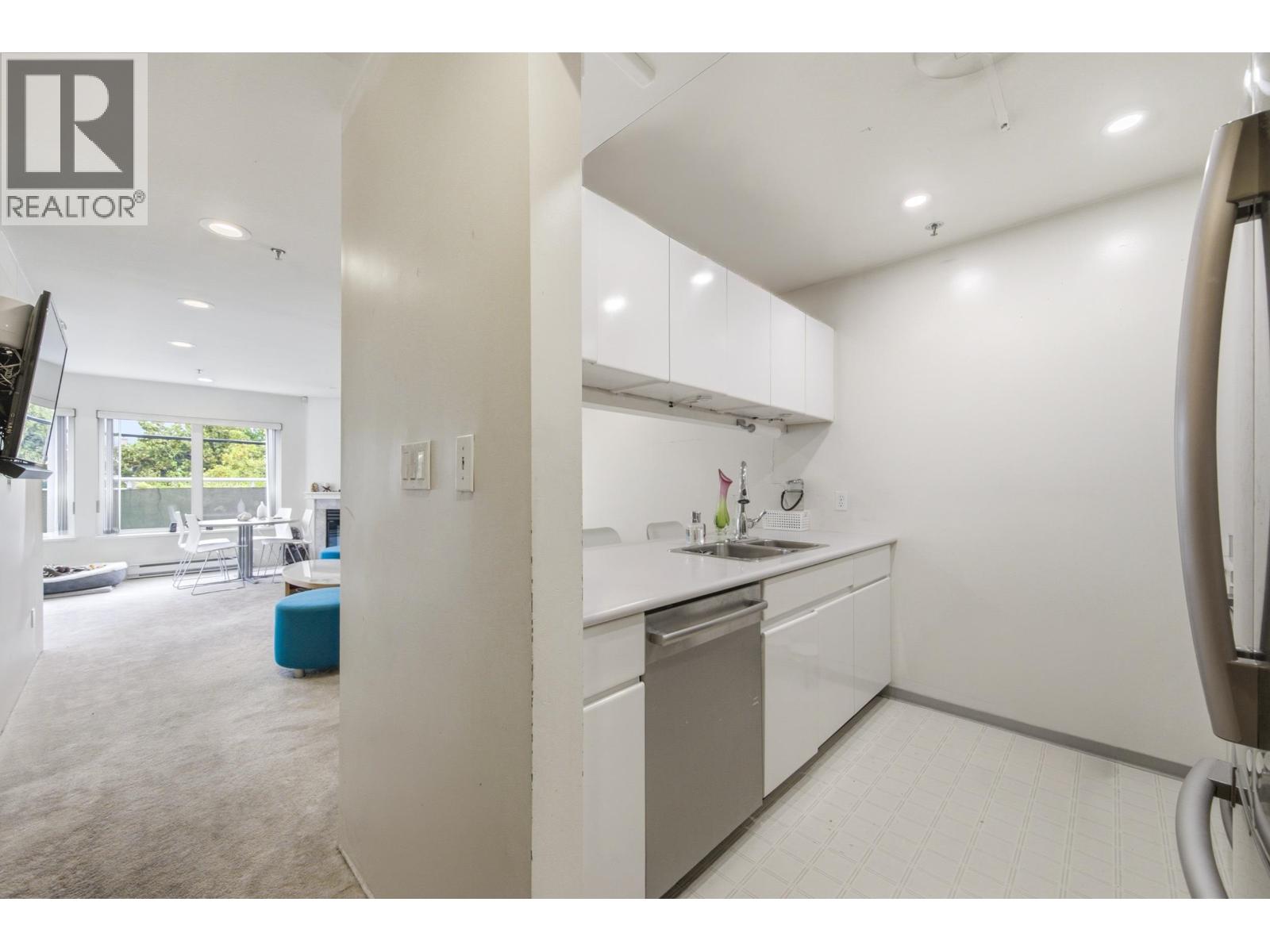 107 3280 W Broadway Property Photo 7