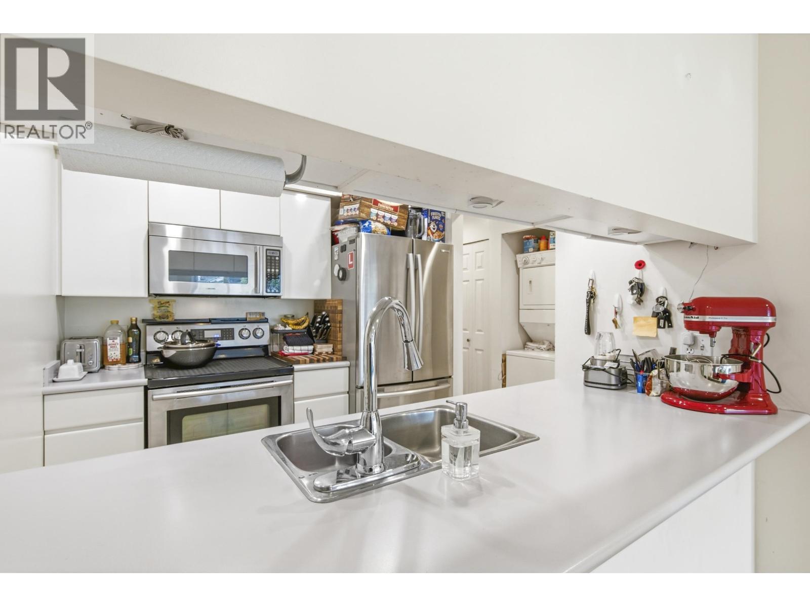 107 3280 W Broadway Property Photo 11