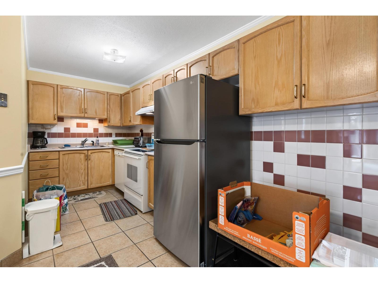 413 2962 Trethewey Street Property Photo 5