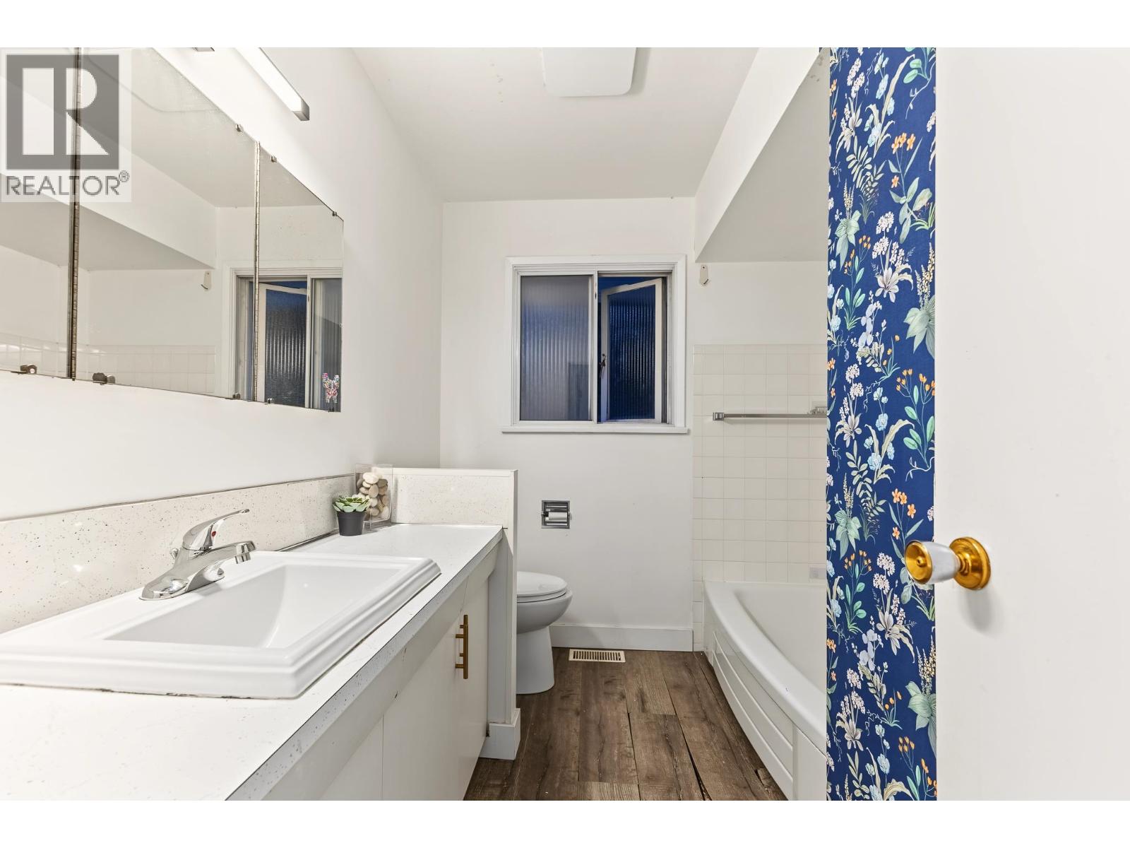 410 Ashley Street Property Photo 12