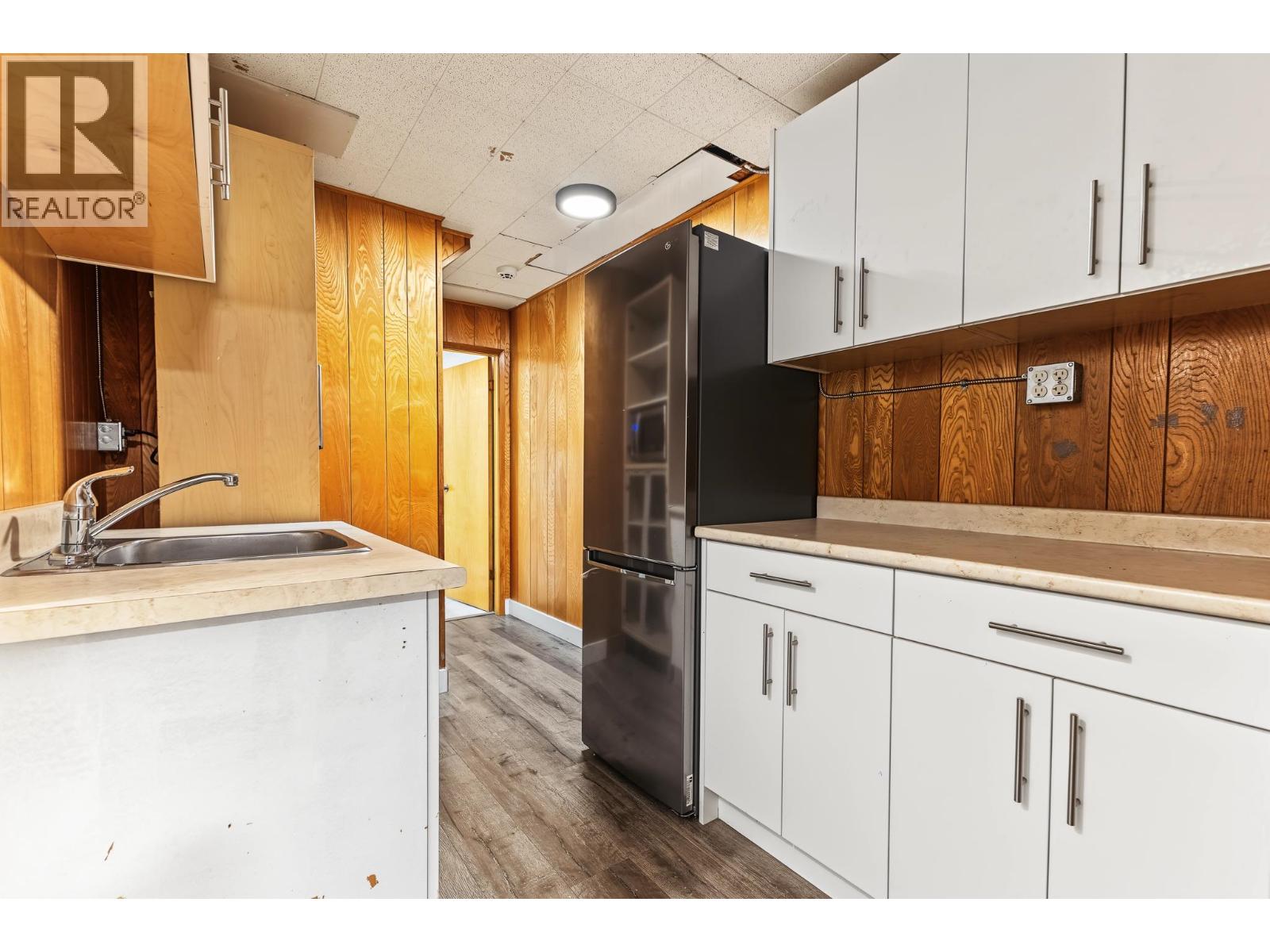 410 Ashley Street Property Photo 14