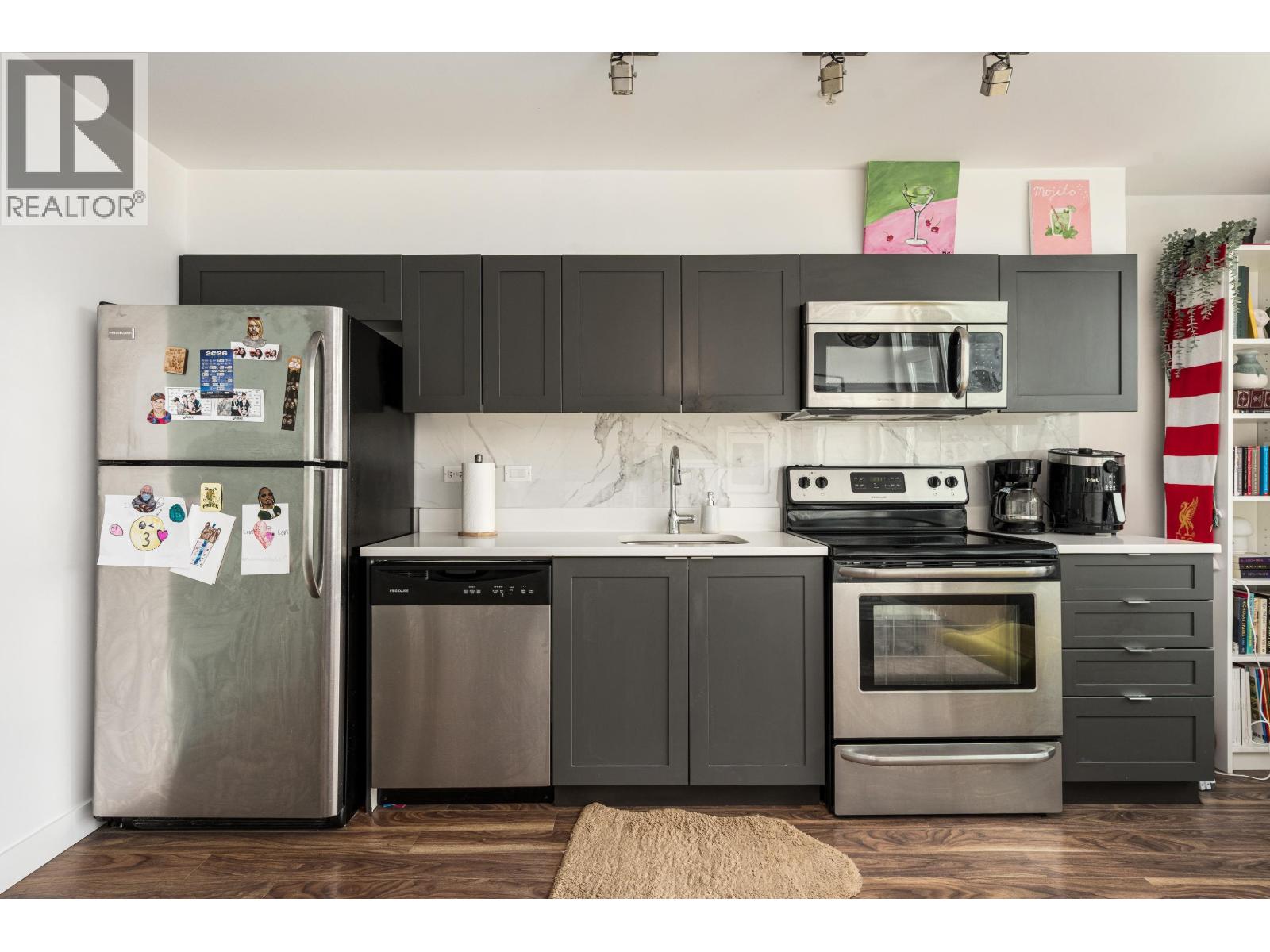 208 2511 Quebec Street Property Photo 8