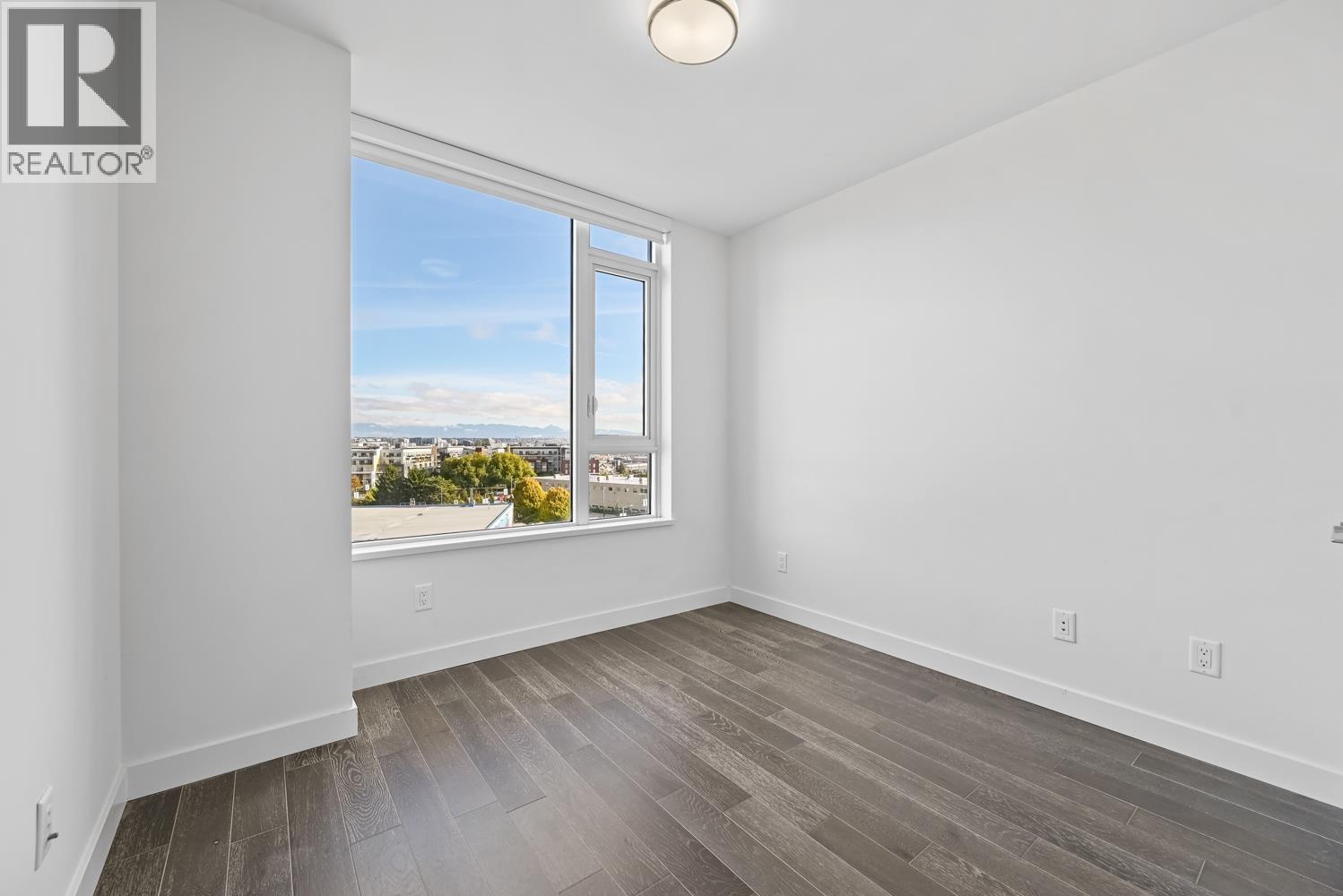 1007 7468 Lansdowne Road Property Photo 15