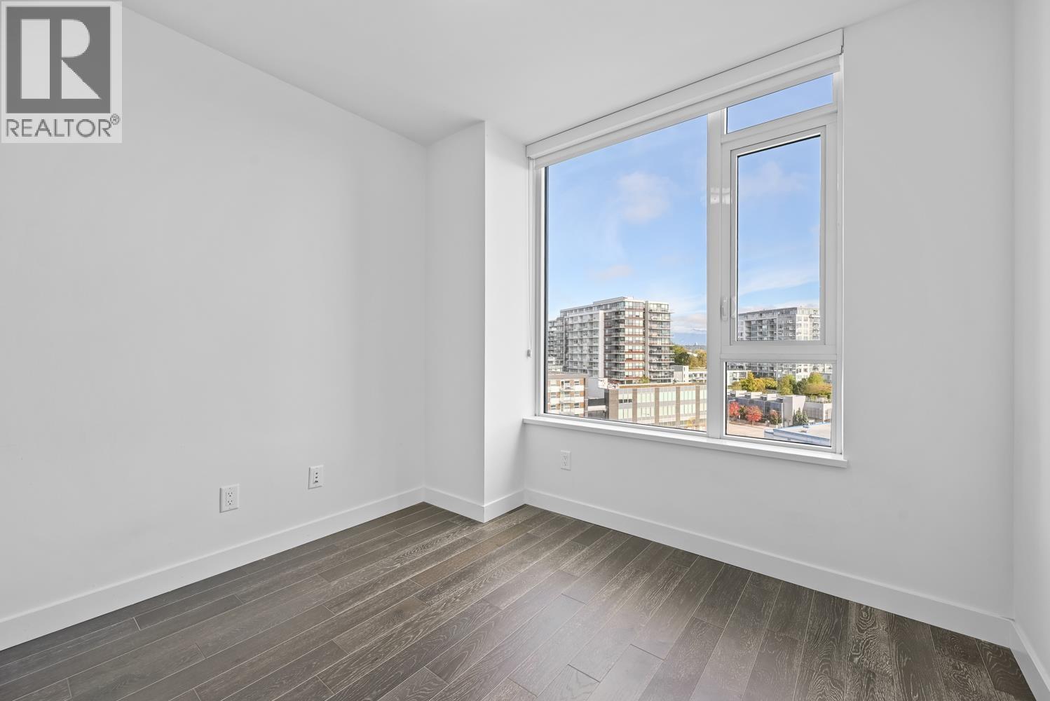 1007 7468 Lansdowne Road Property Photo 16