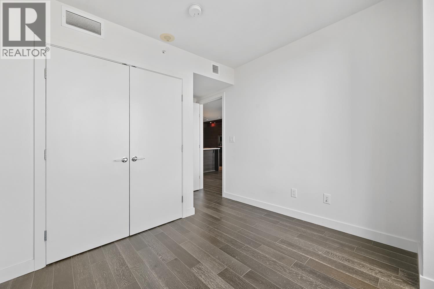 1007 7468 Lansdowne Road Property Photo 18