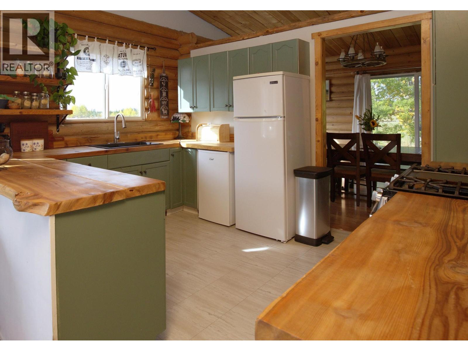 495 Jackpine Road Property Photo 9
