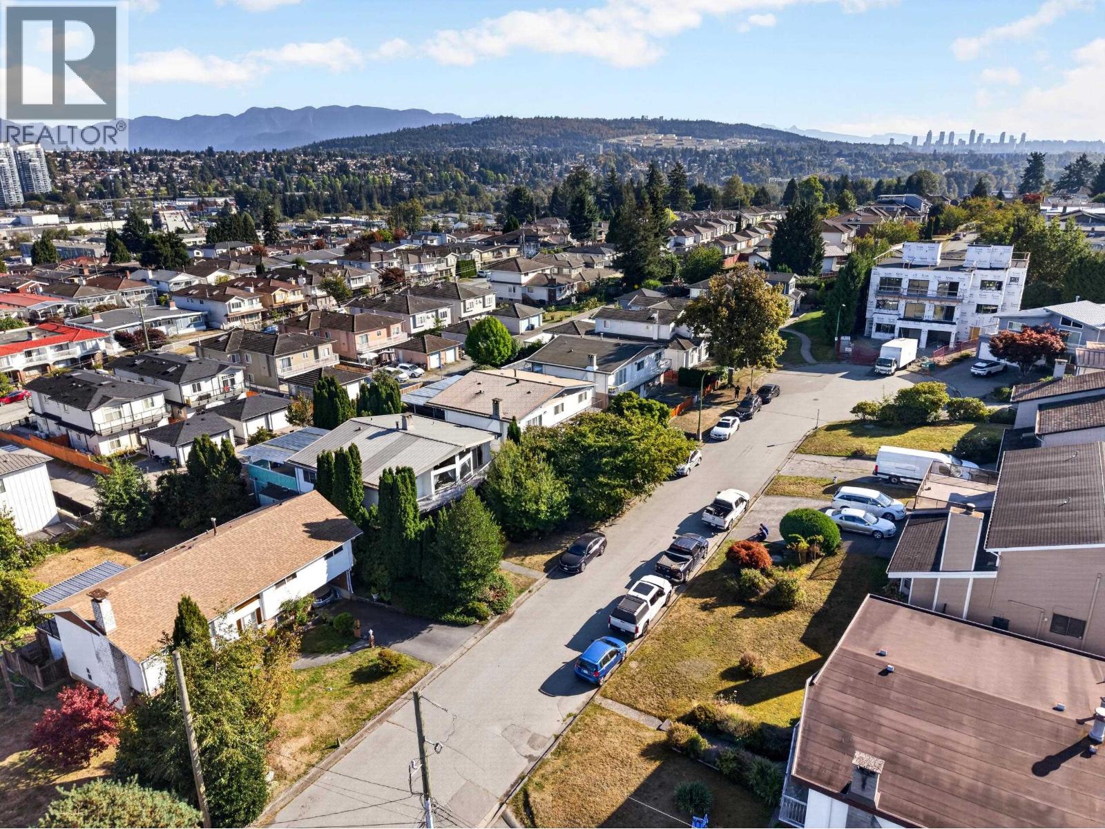 5275 Schou Street Property Photo 6