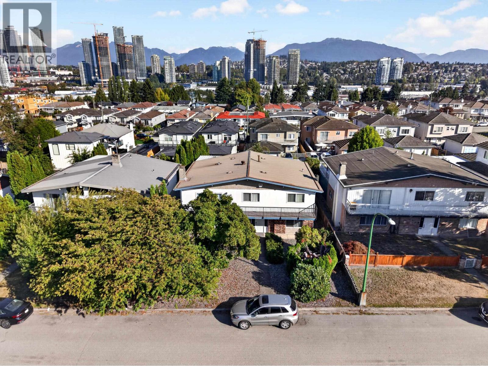5275 Schou Street Property Photo 10