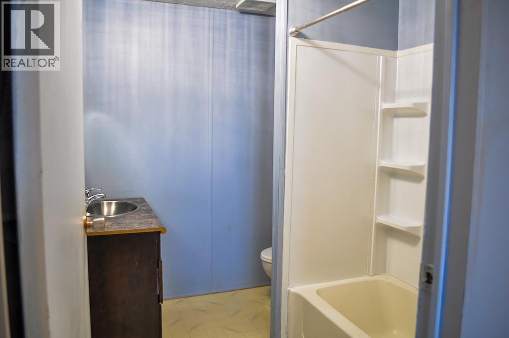 10547 W 101 Street Property Photo 7
