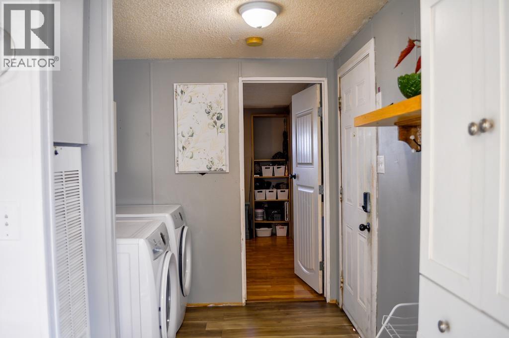 10547 W 101 Street Property Photo 11
