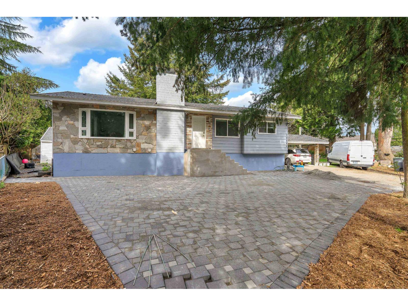 10865 152 STREET Property Photo 1