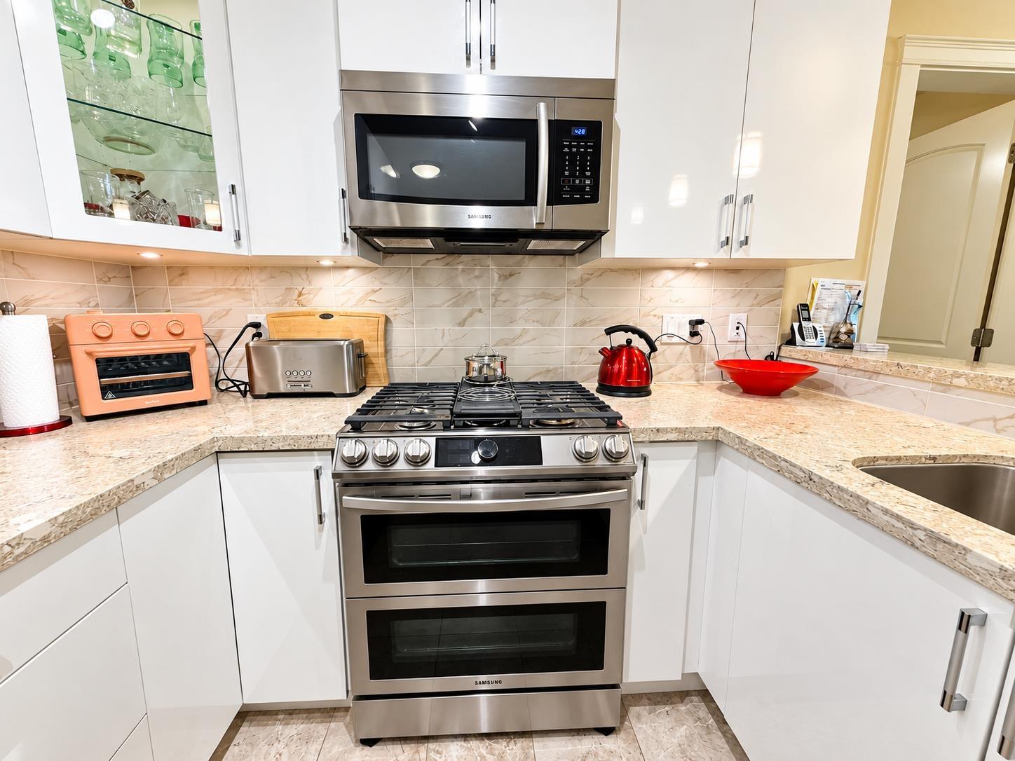 405 3535 146a Street Property Photo 15