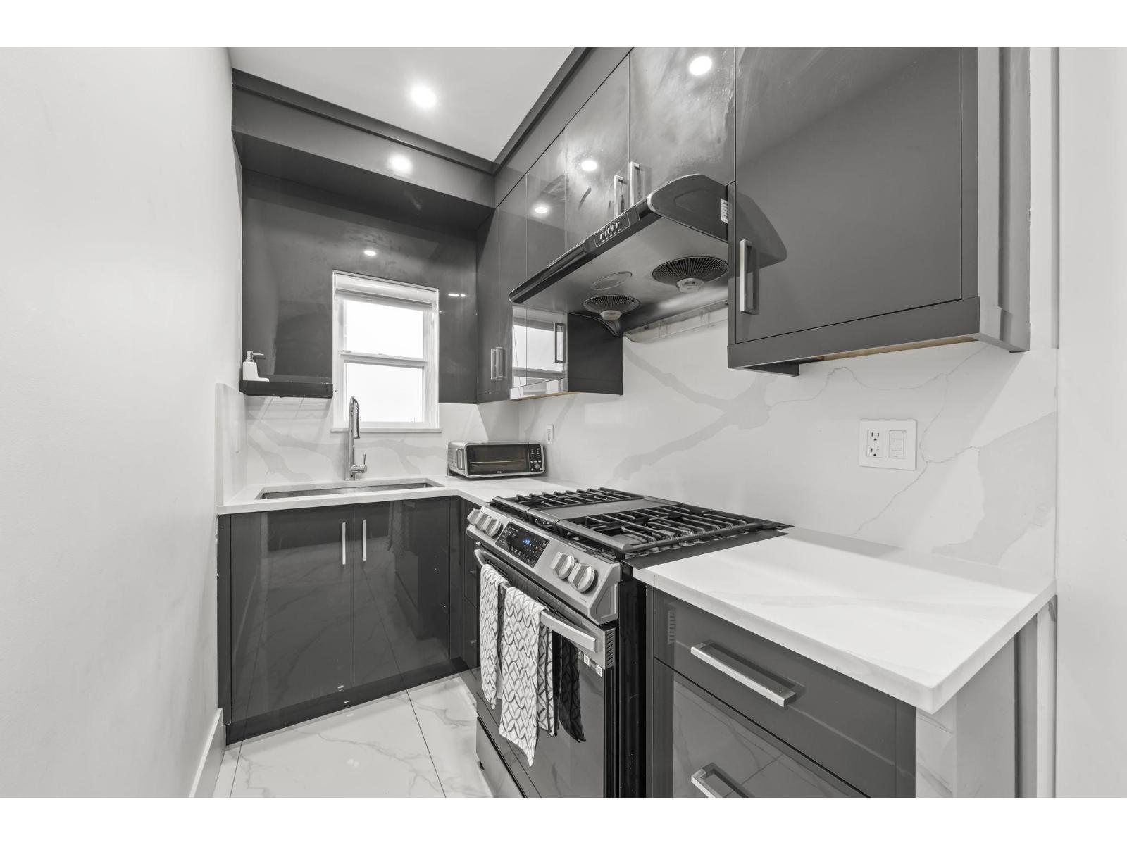 15079 67 Avenue Property Photo 10