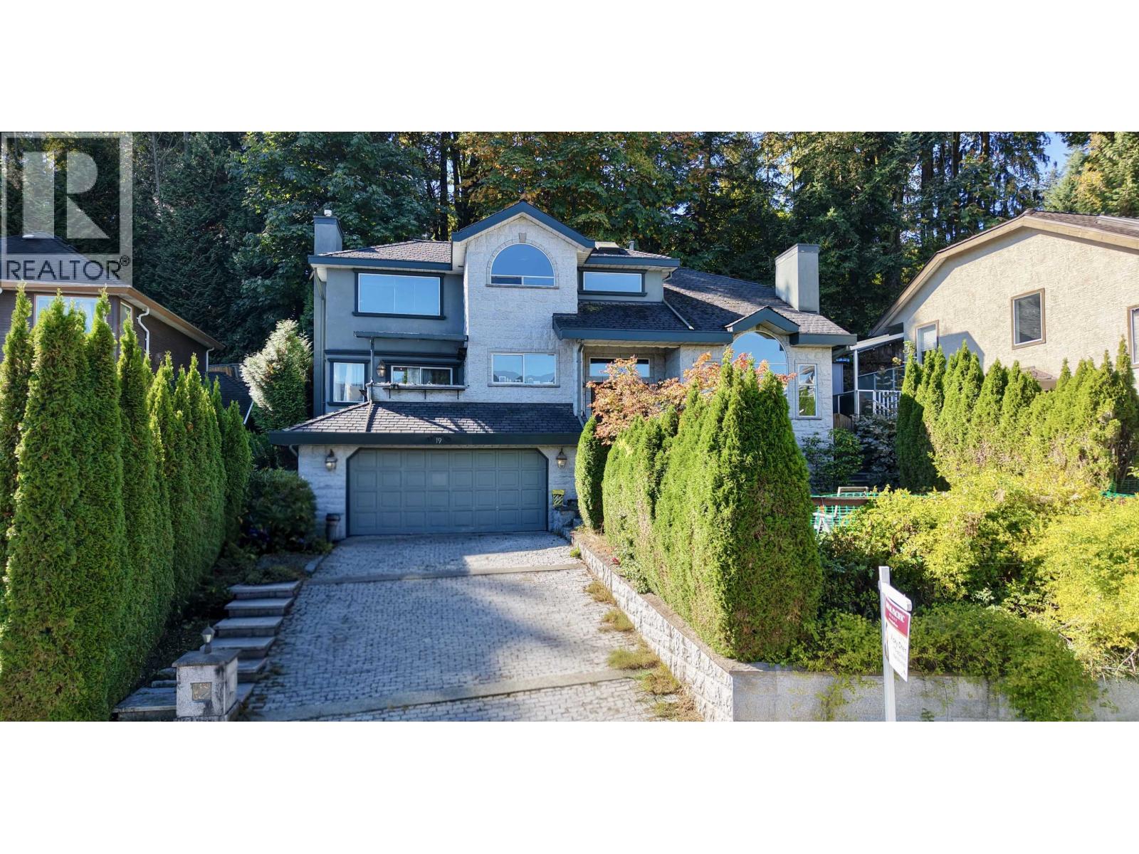 19 Burrard Crescent Property Photo 2