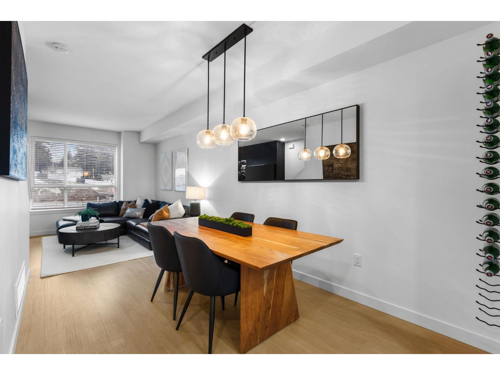 44 2886 Montrose Avenue Property Photo 13
