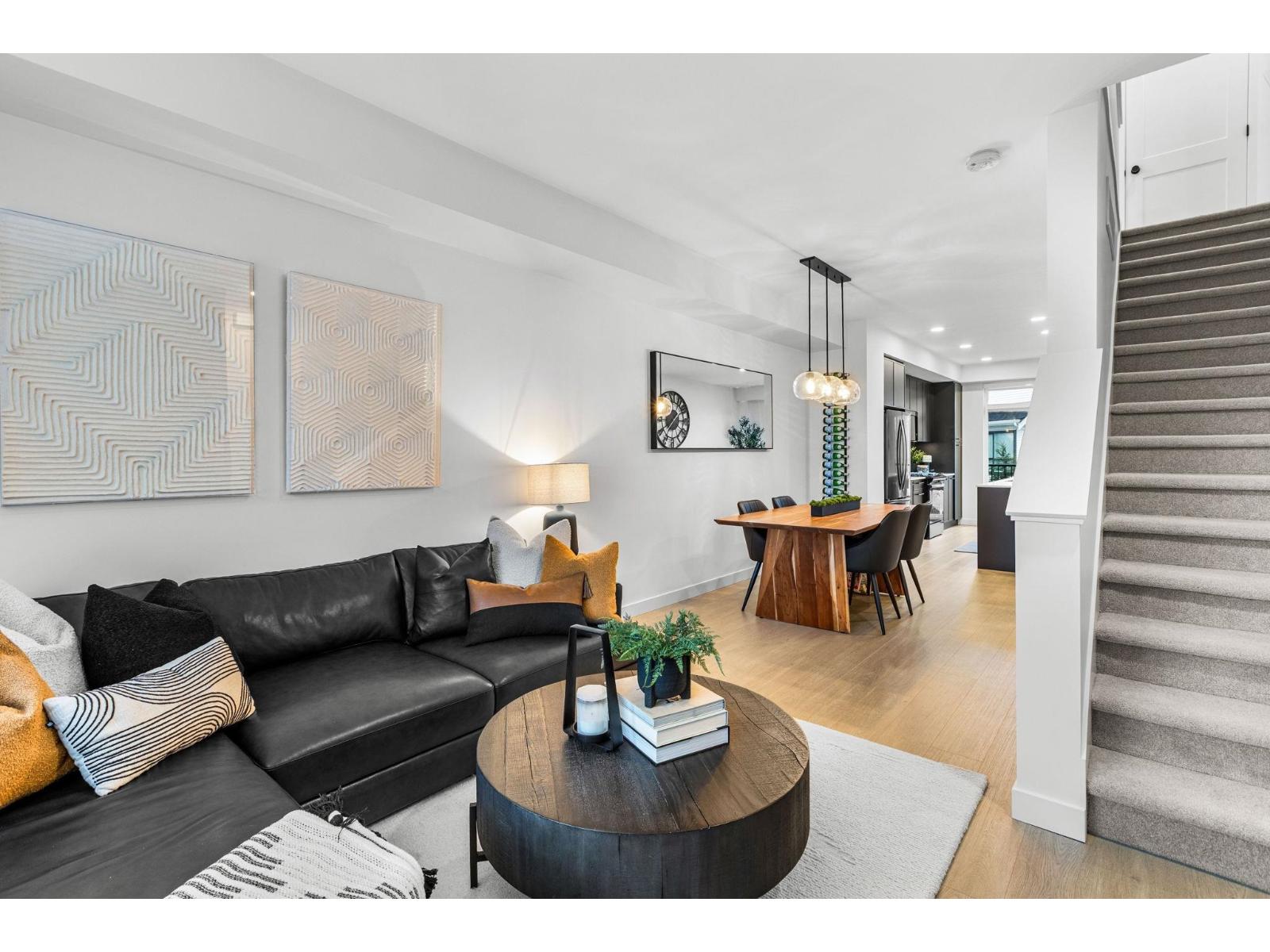44 2886 Montrose Avenue Property Photo 15