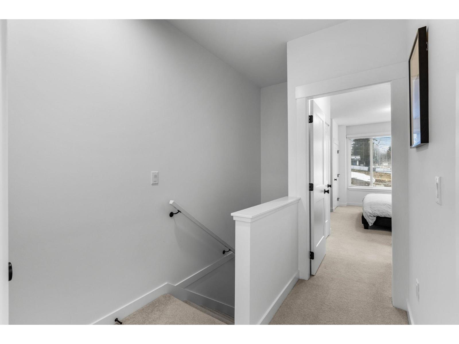 44 2886 Montrose Avenue Property Photo 19
