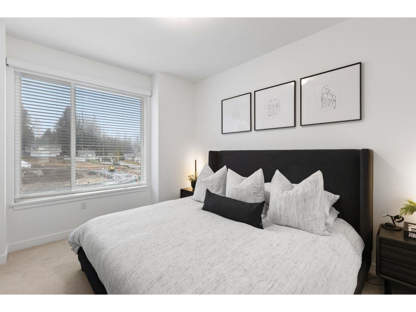 44 2886 Montrose Avenue Property Photo 21