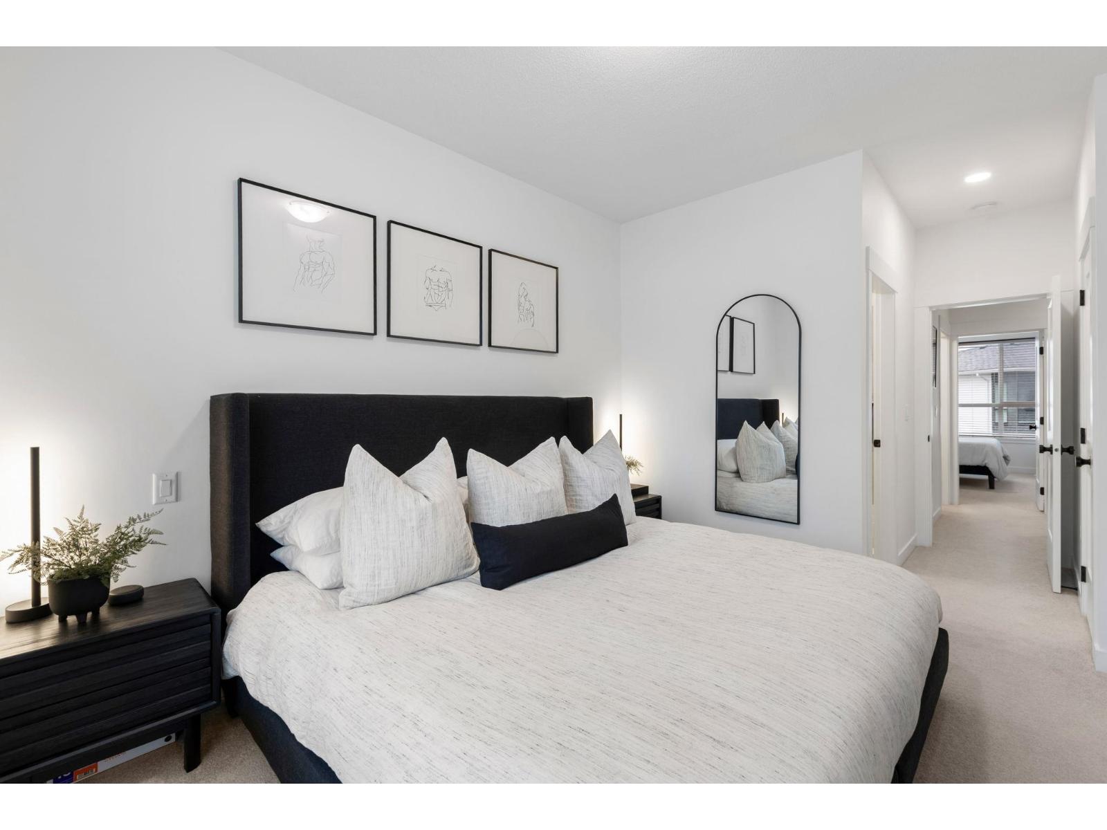 44 2886 Montrose Avenue Property Photo 22