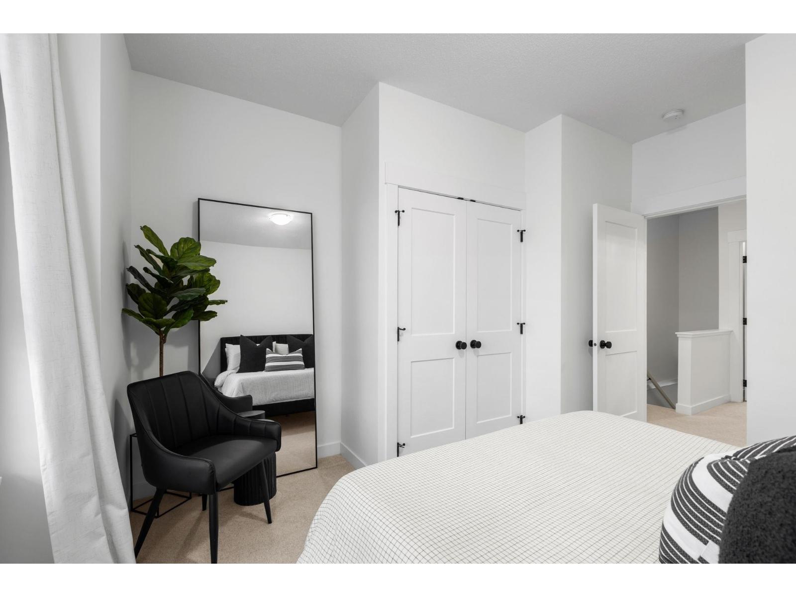 44 2886 Montrose Avenue Property Photo 26