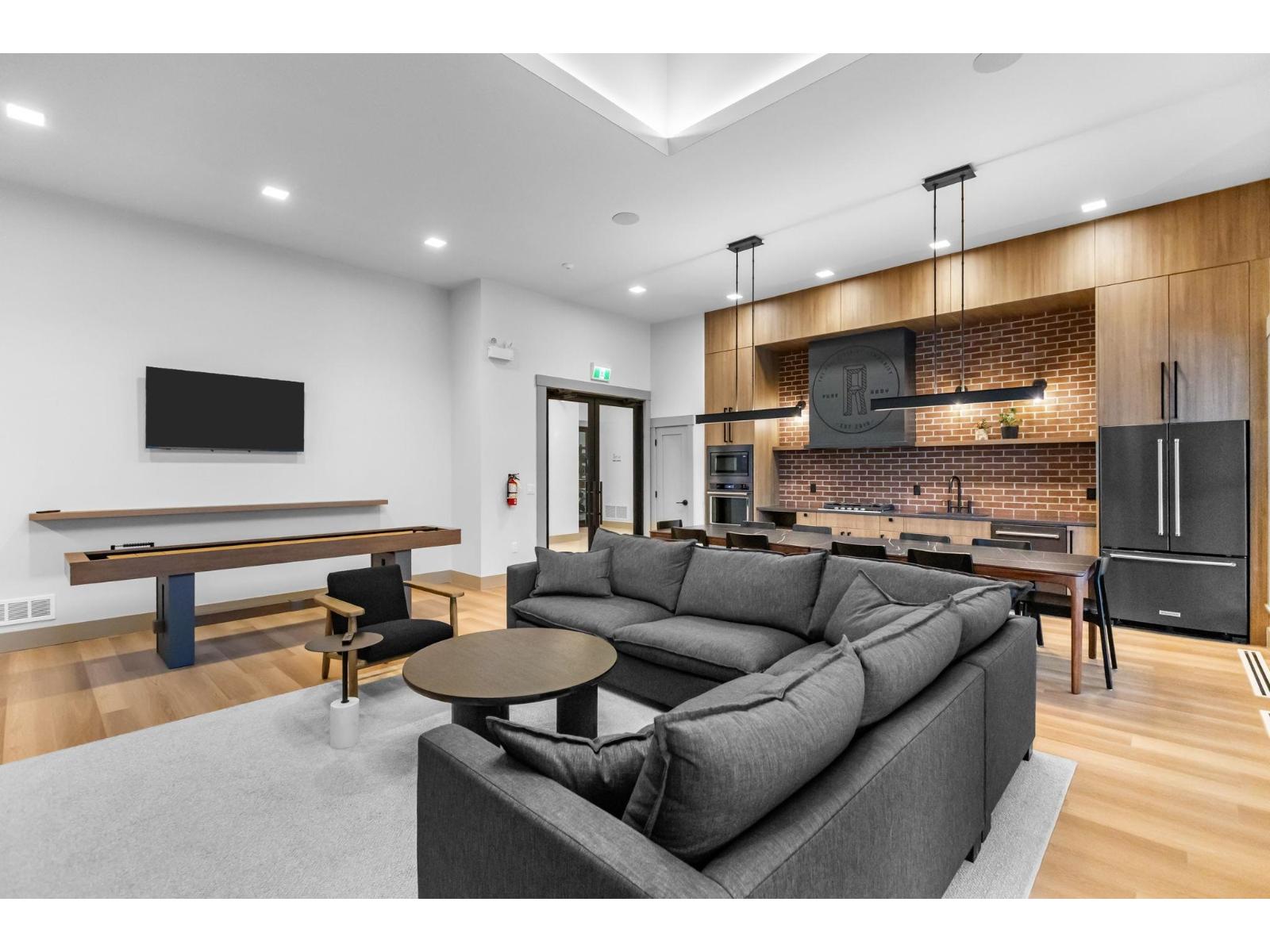 44 2886 Montrose Avenue Property Photo 36