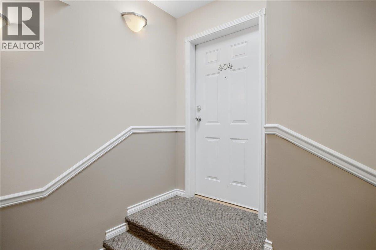 404 1723 Frances Street Property Photo 5