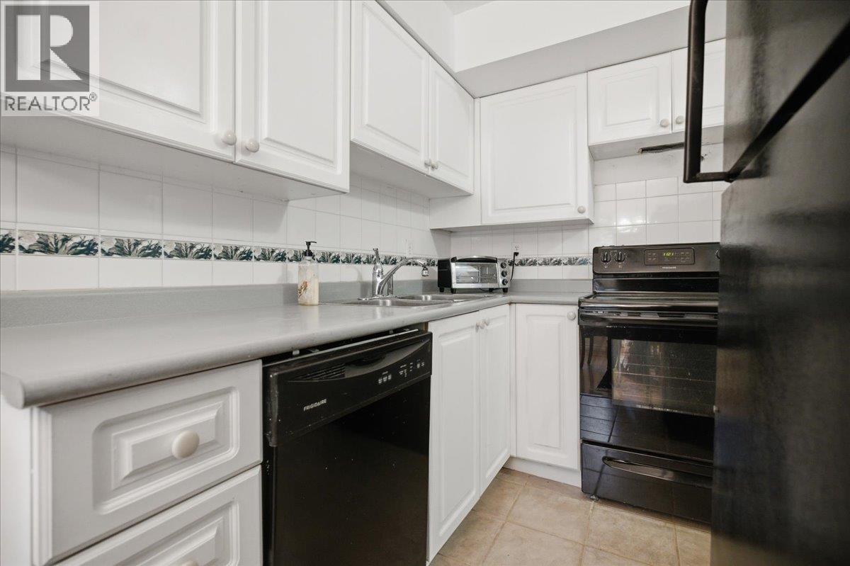 404 1723 Frances Street Property Photo 8
