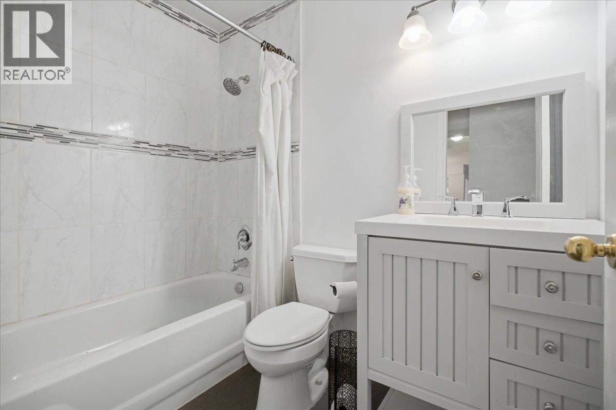 404 1723 Frances Street Property Photo 16