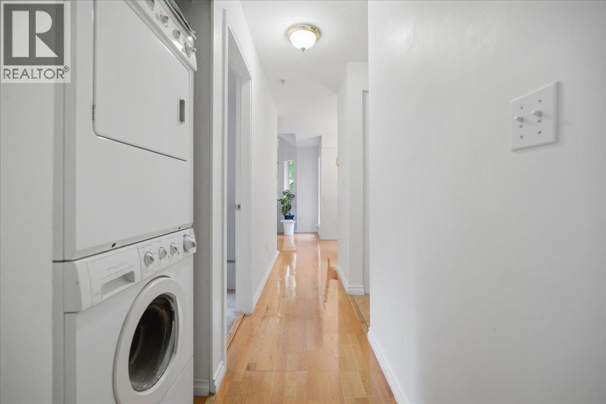 404 1723 Frances Street Property Photo 17