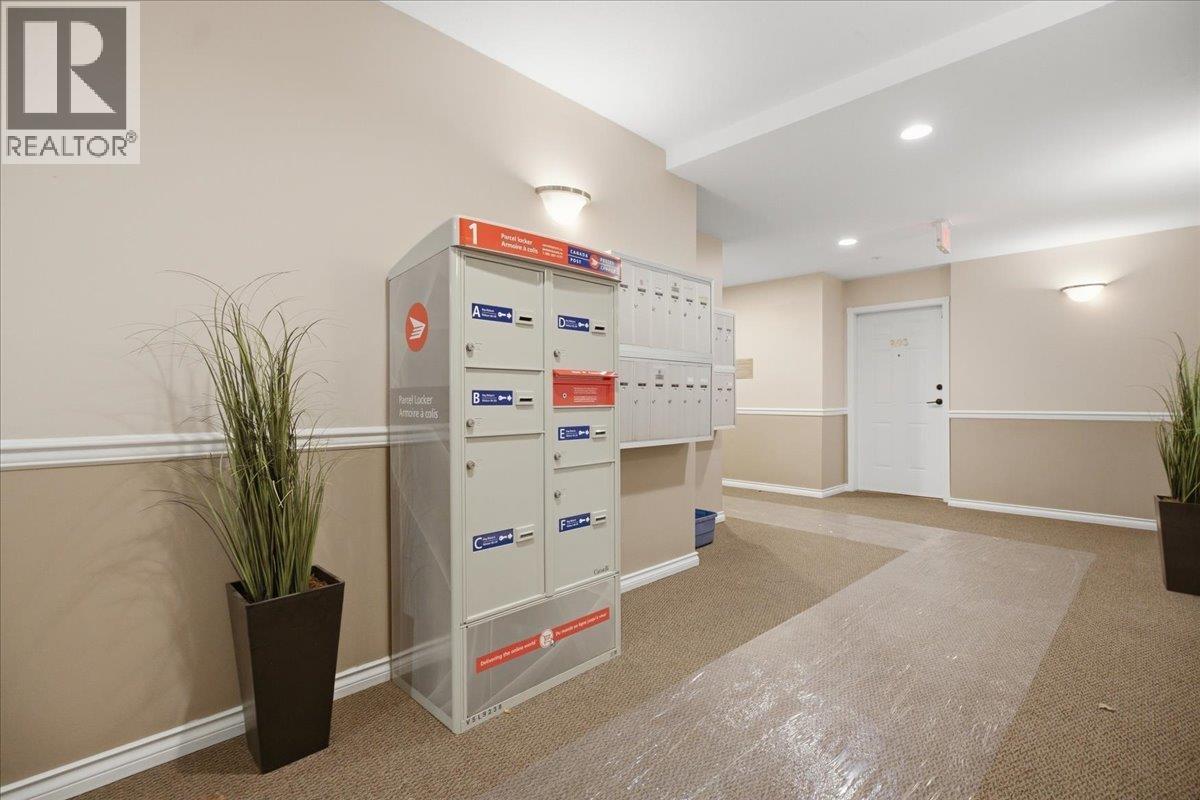 404 1723 Frances Street Property Photo 27