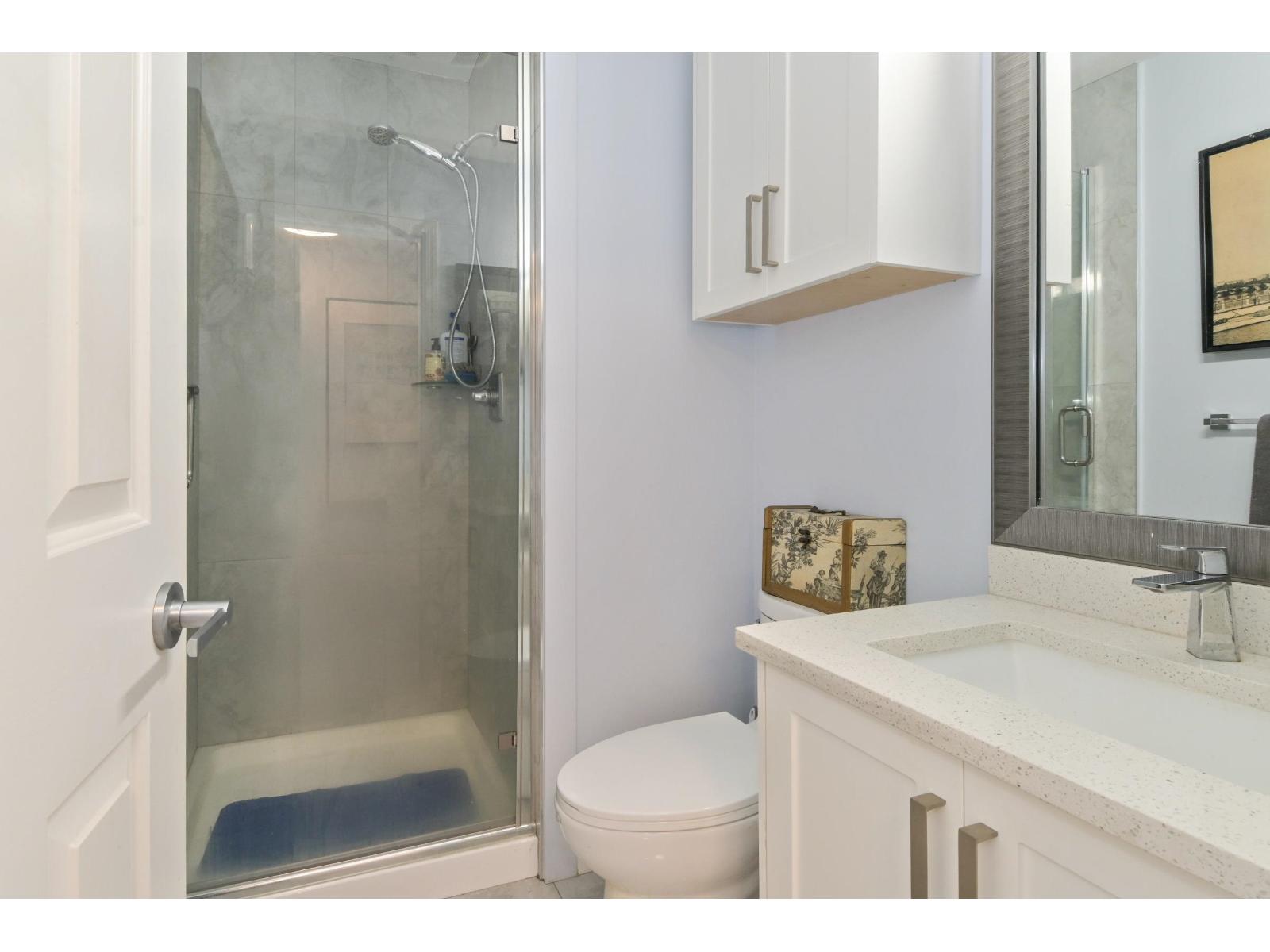 20 2475 Emerson Street Property Photo 17
