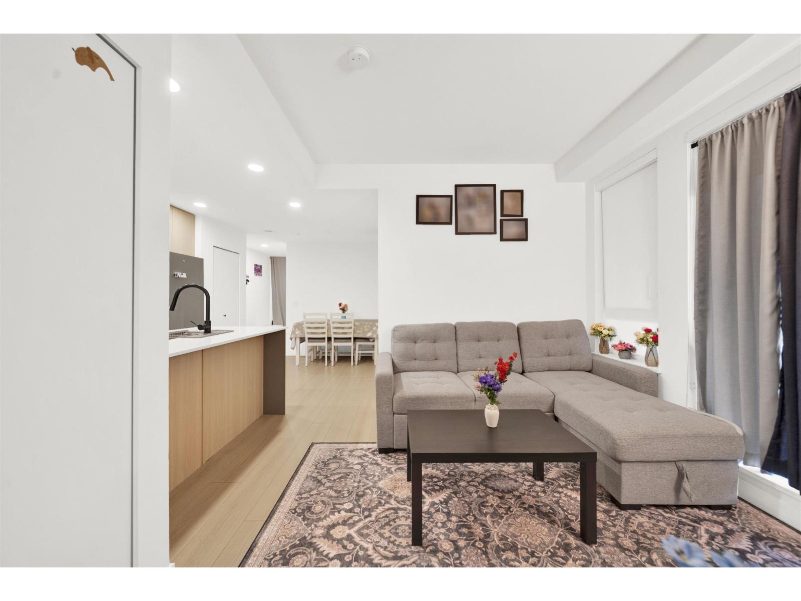205 13439 94A AVENUE Property Photo 1