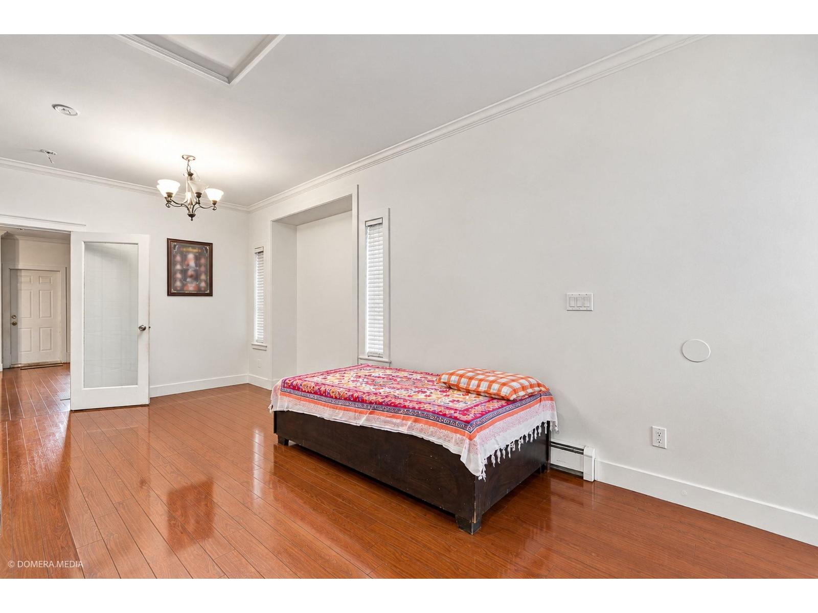 6911 144a Street Property Photo 7