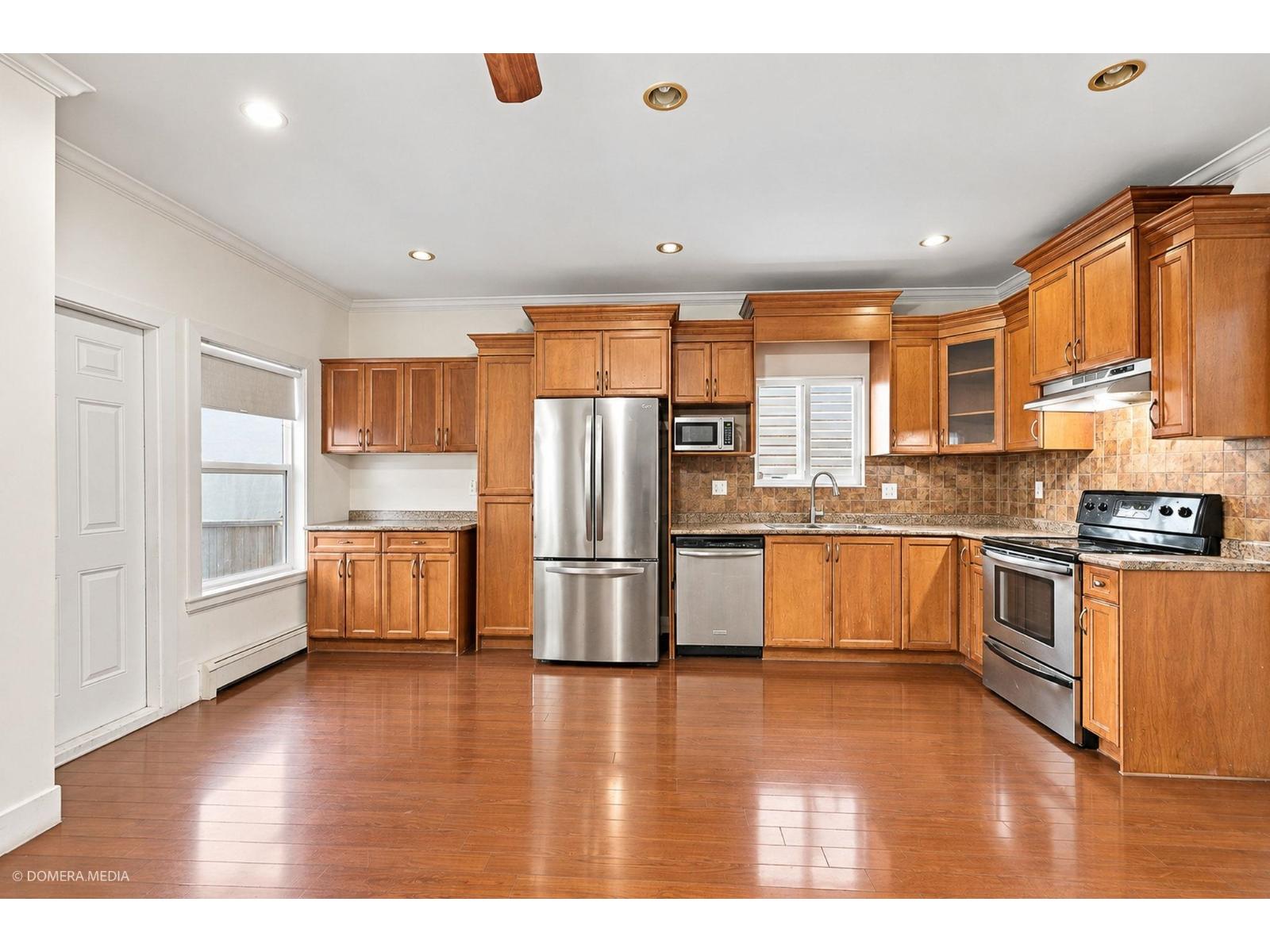 6911 144a Street Property Photo 12