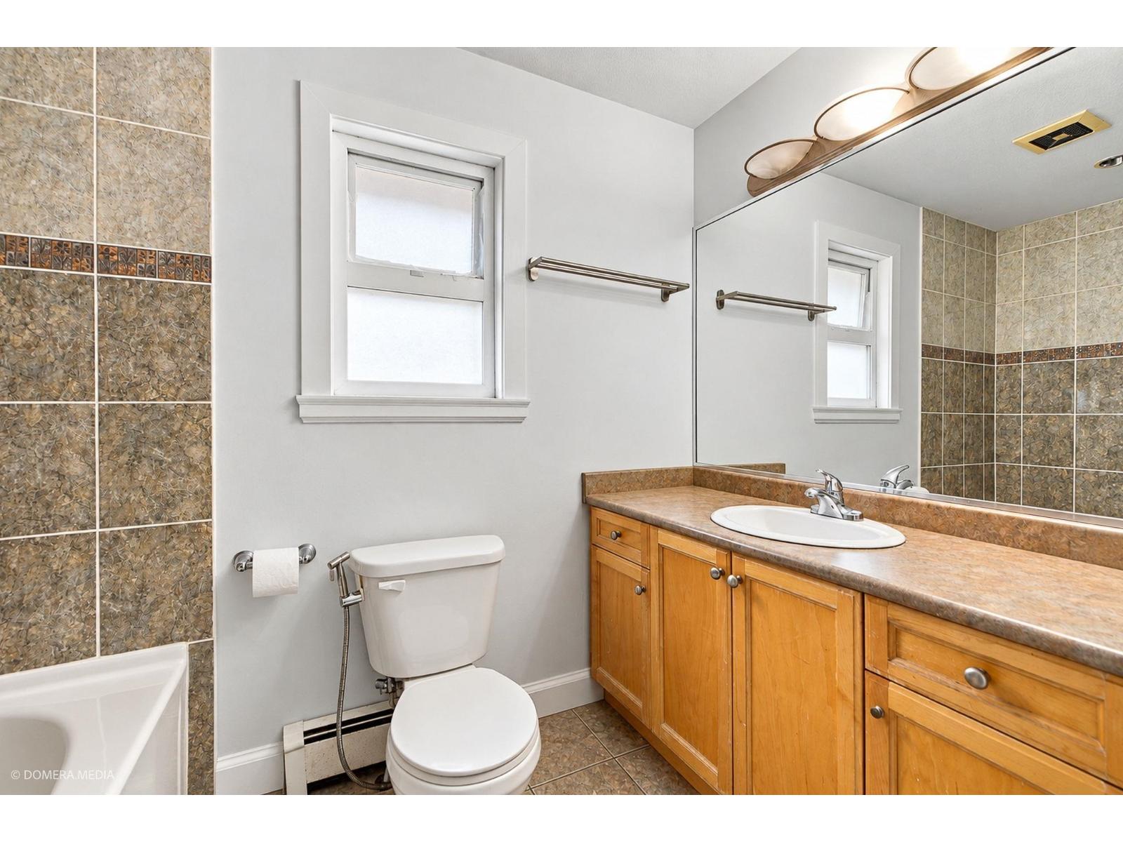 6911 144a Street Property Photo 21