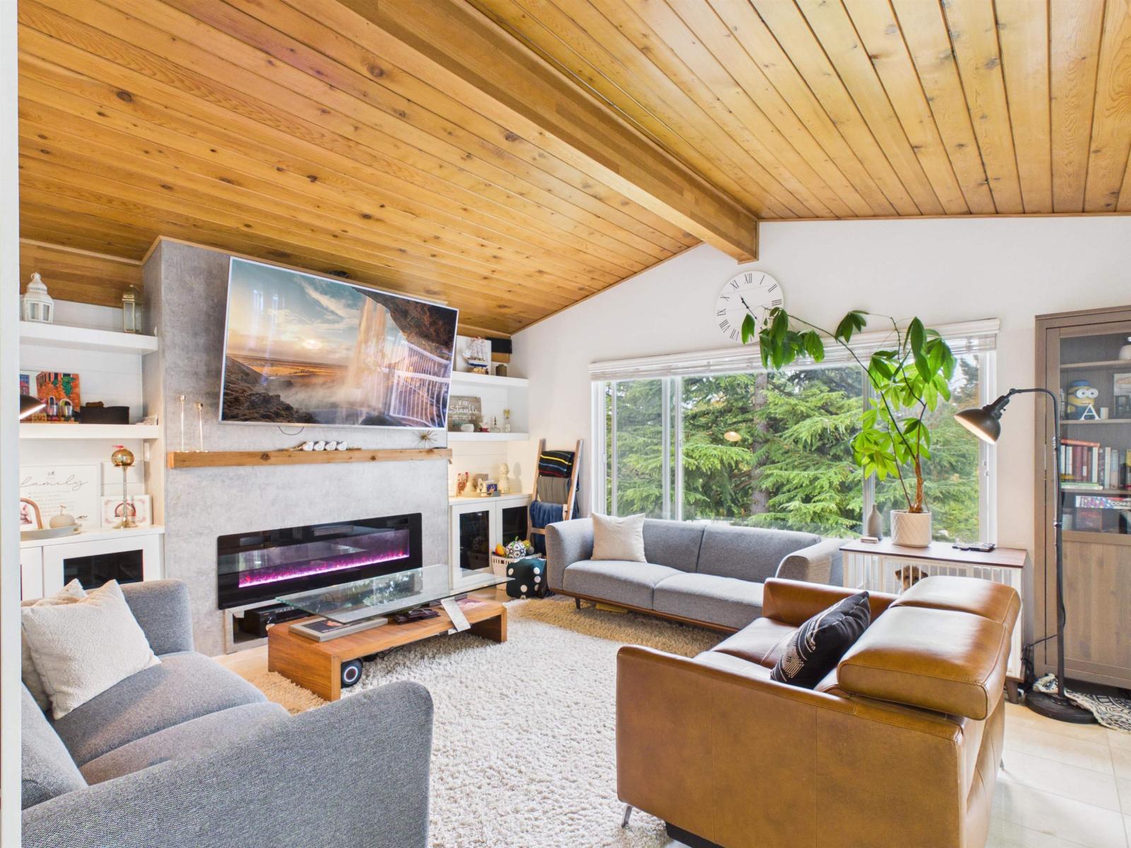 10662 Santa Monica Place Property Photo 4