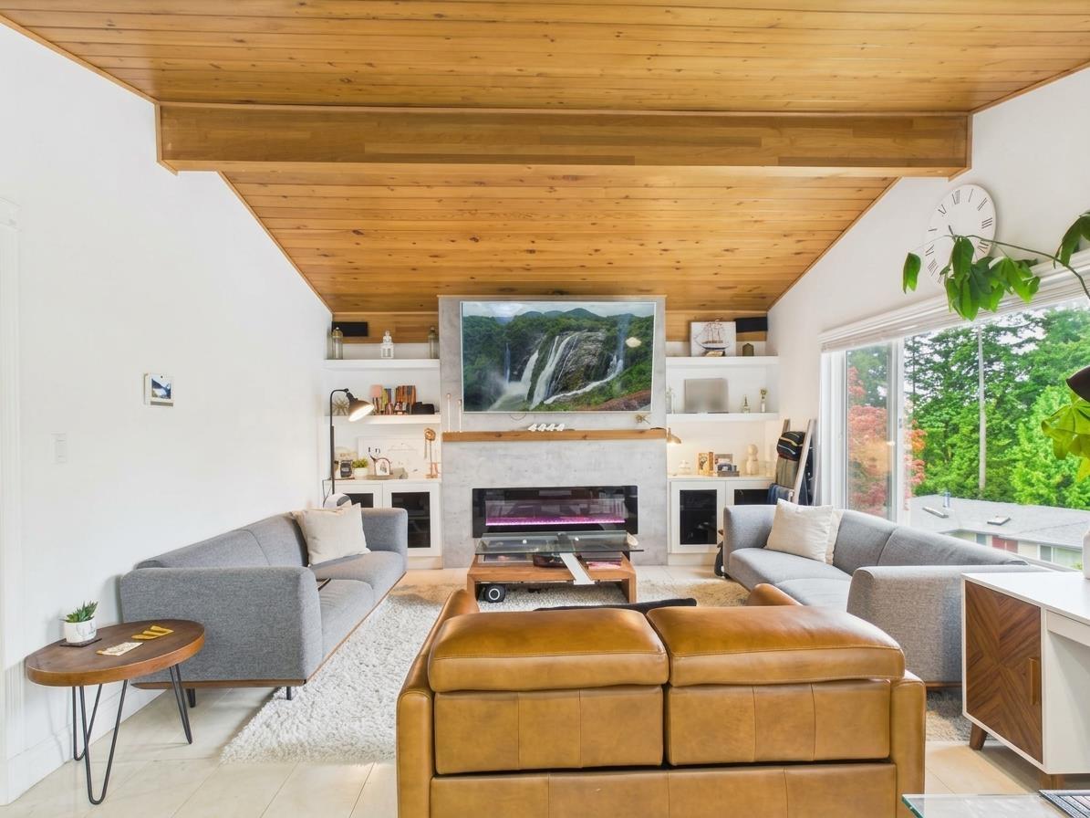 10662 Santa Monica Place Property Photo 5