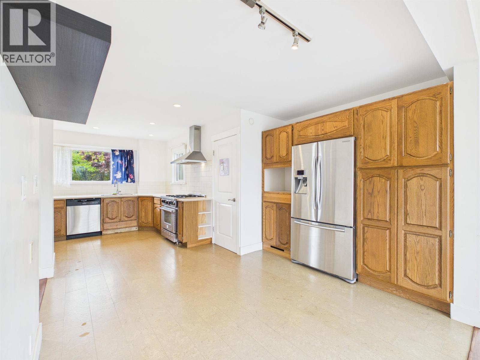 408 Allen Drive Property Photo 10