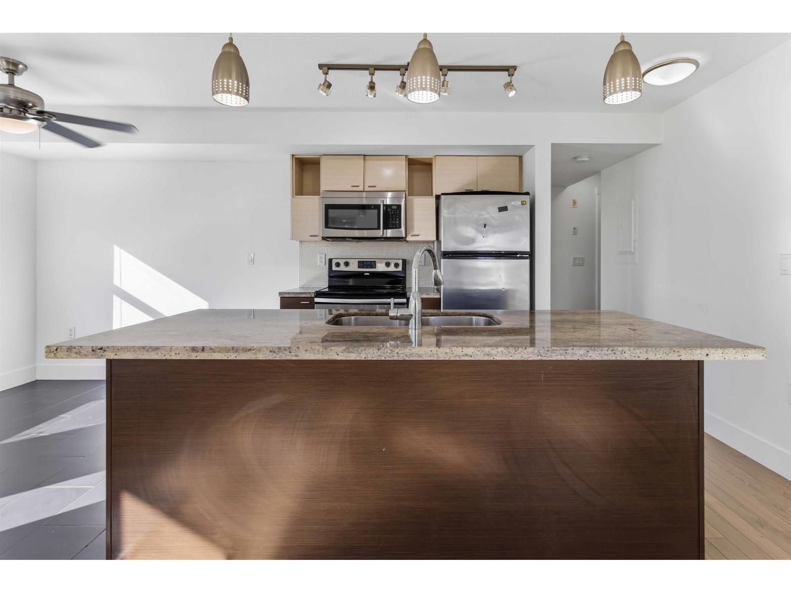 204 7445 120 Street Property Photo 1