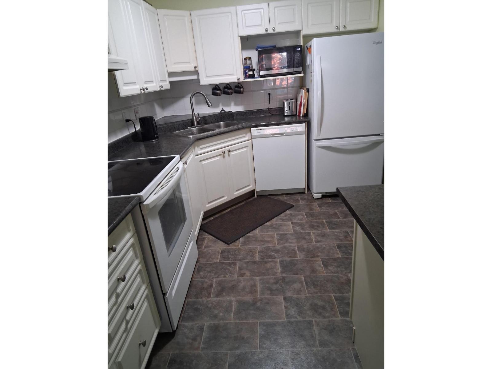 310 9626 148 Street Property Photo 5