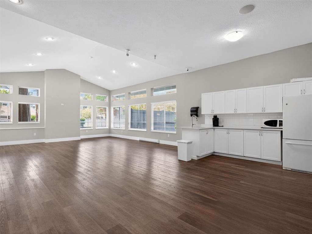 310 9626 148 Street Property Photo 8