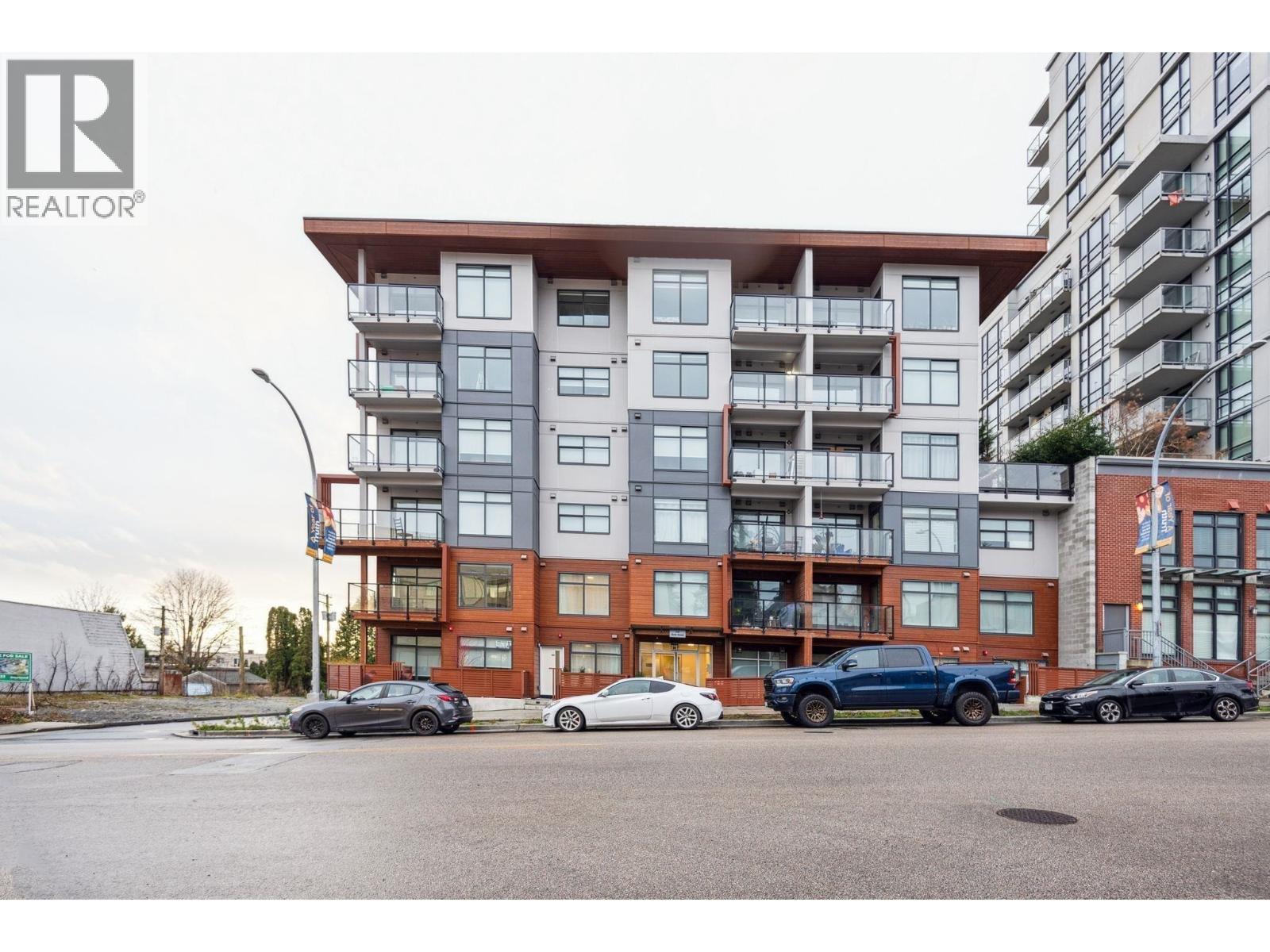 207 232 Sixth Street Property Photo 1