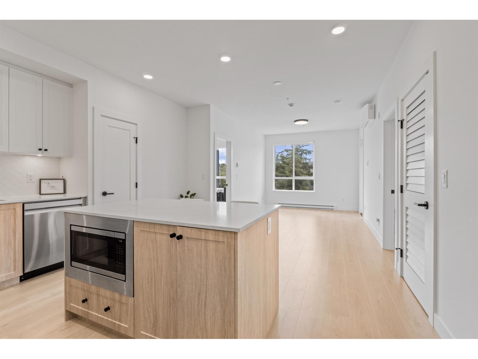 415 19979 76 AVENUE Property Photo 1