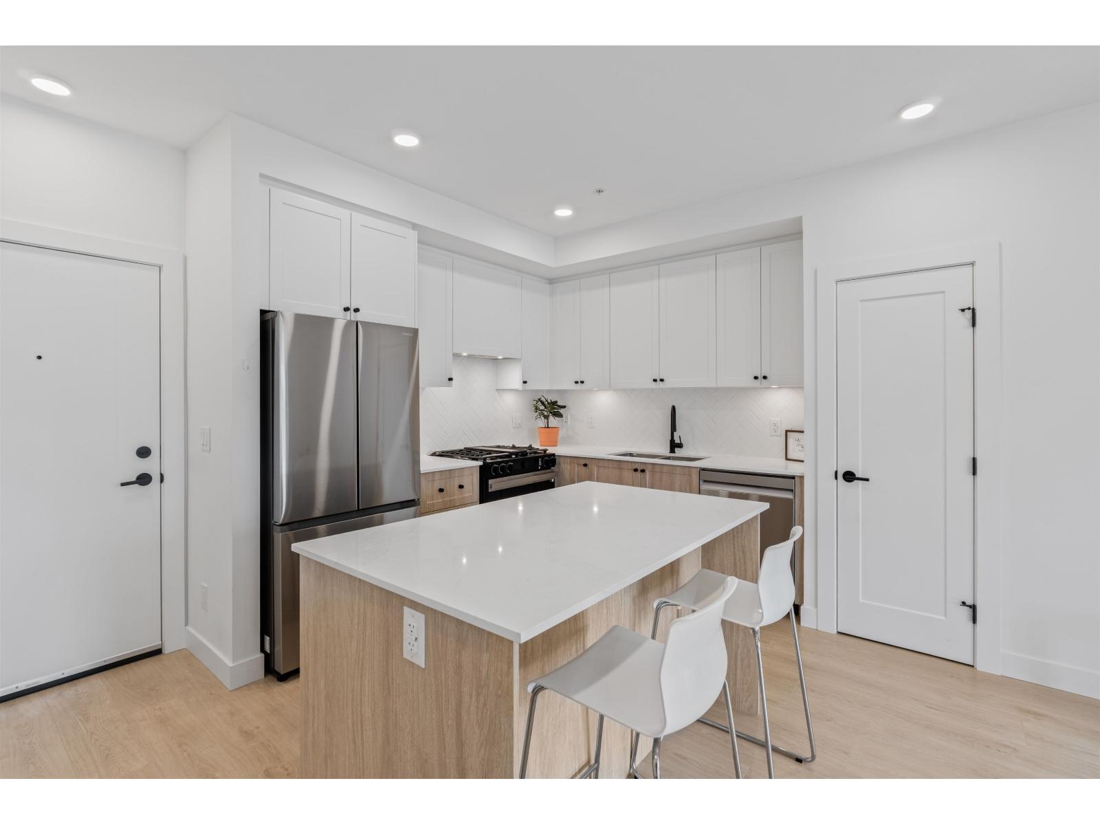 415 19979 76 Avenue Property Photo 12