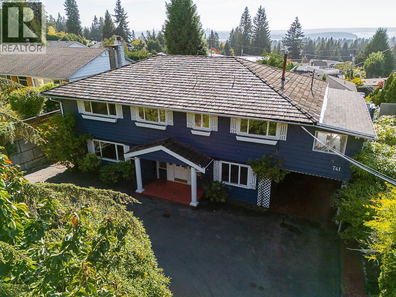 741 MONTROYAL BOULEVARD Property Photo 1
